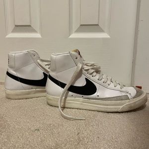 Women’s Nike Mid ‘77 Blazers